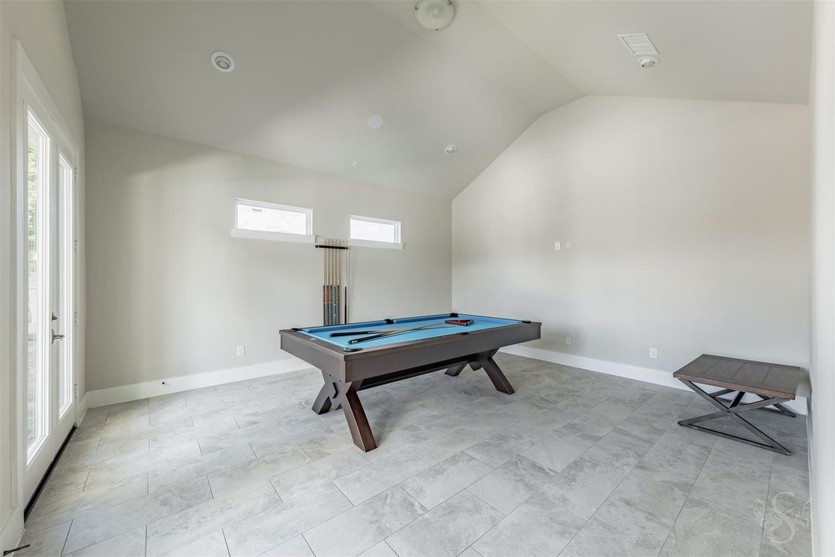 Billiard Table, Game Room, Interior