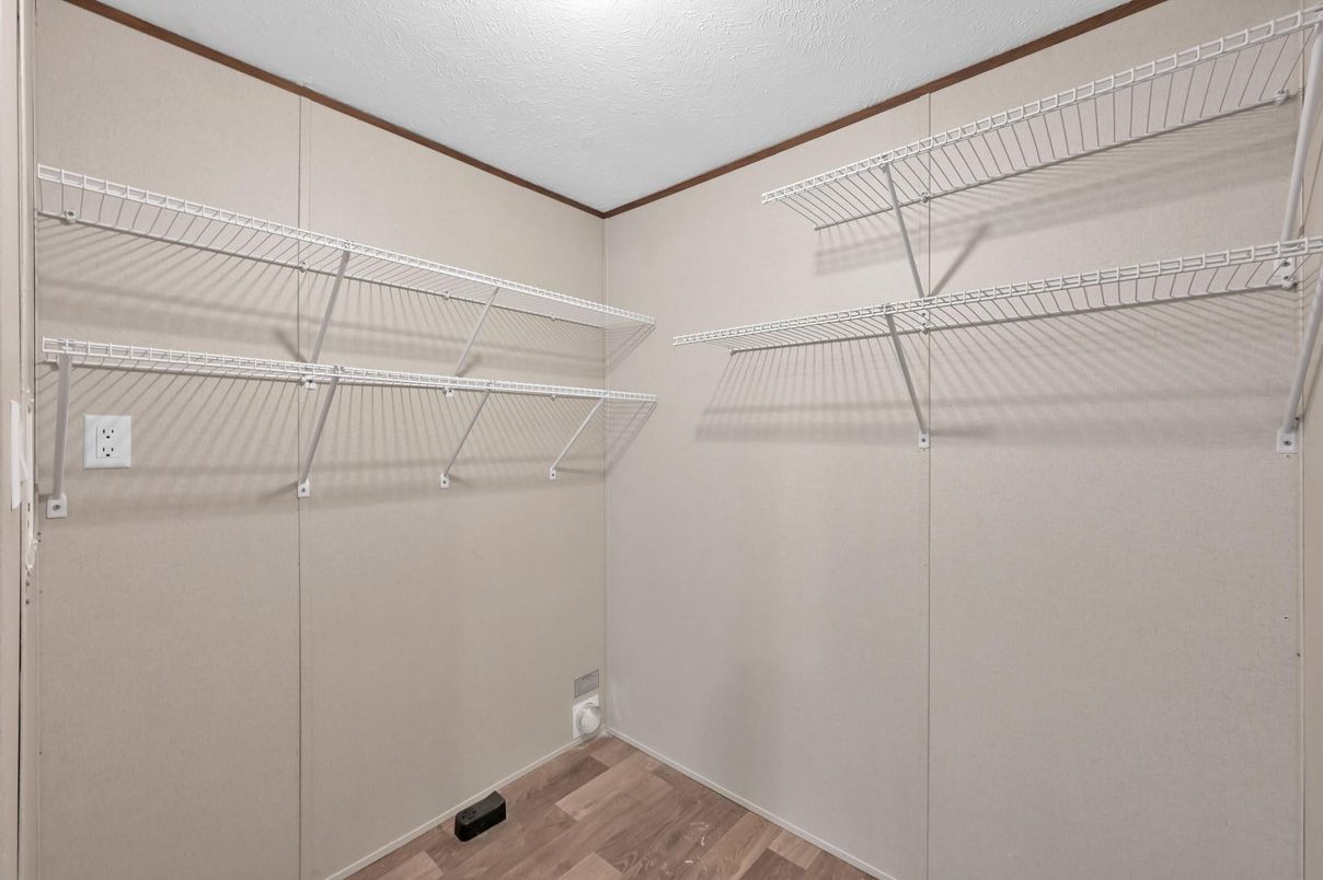 Interior, Walk-in Closets, Wood Texture Flooring