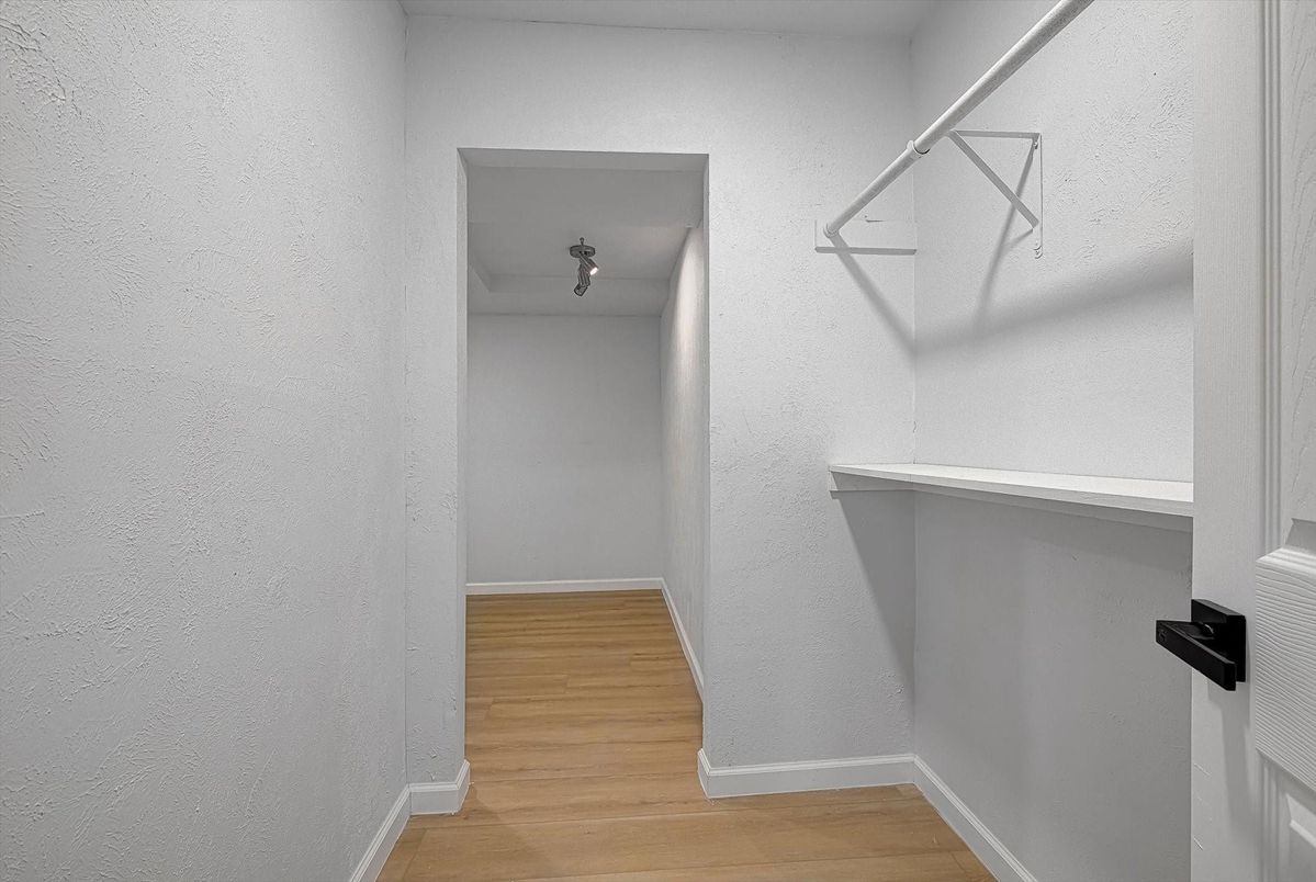 Interior, Walk-in Closets, Wood Texture Flooring
