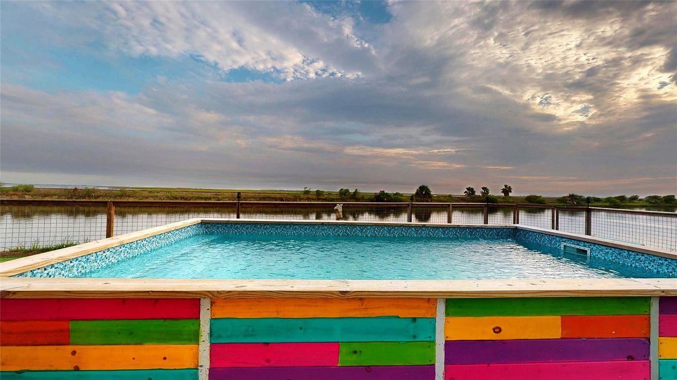 Exterior, Pool, Water