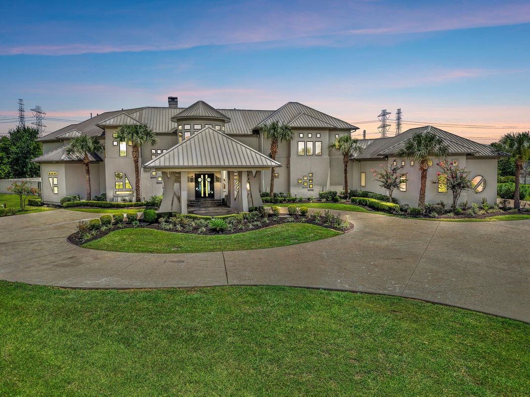 Backyard, Exterior, Facade, Mediterranean