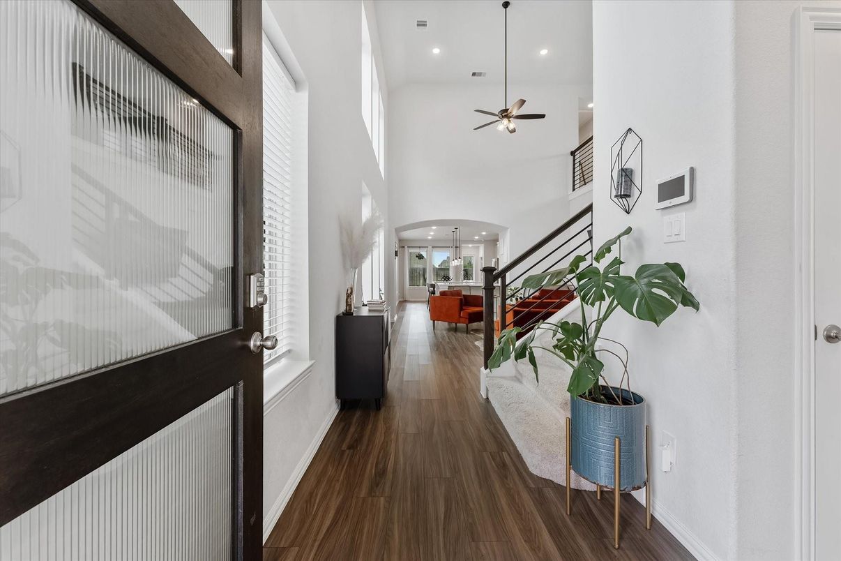 Interior, Recessed Lighting, Wood Texture Flooring
