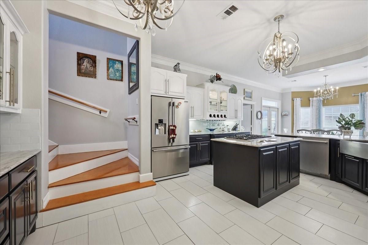 Chandelier, Interior, Kitchen