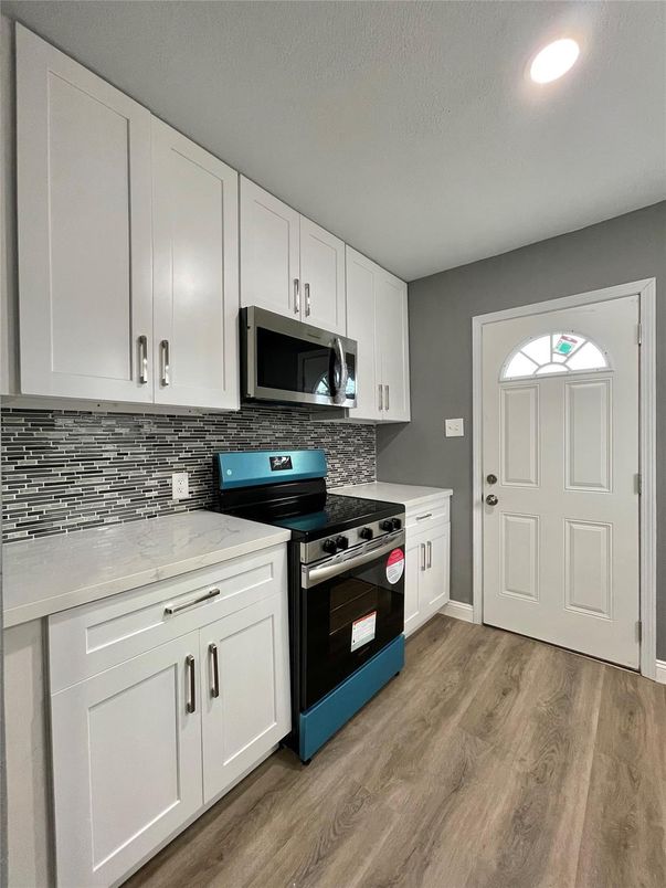 Interior, Kitchen, Recessed Lighting, Wood Texture Flooring