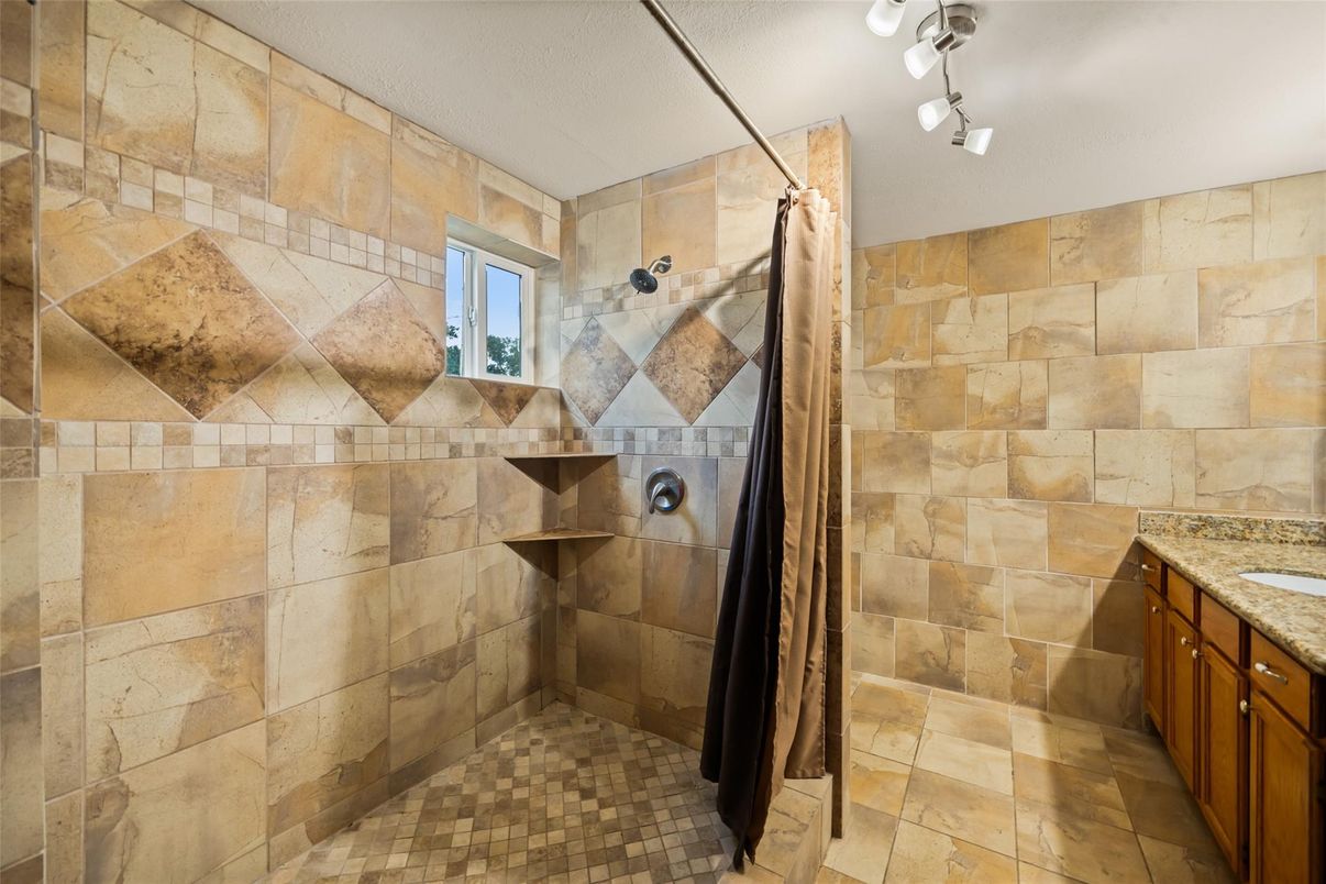 Bathroom, Interior, Stone Walls