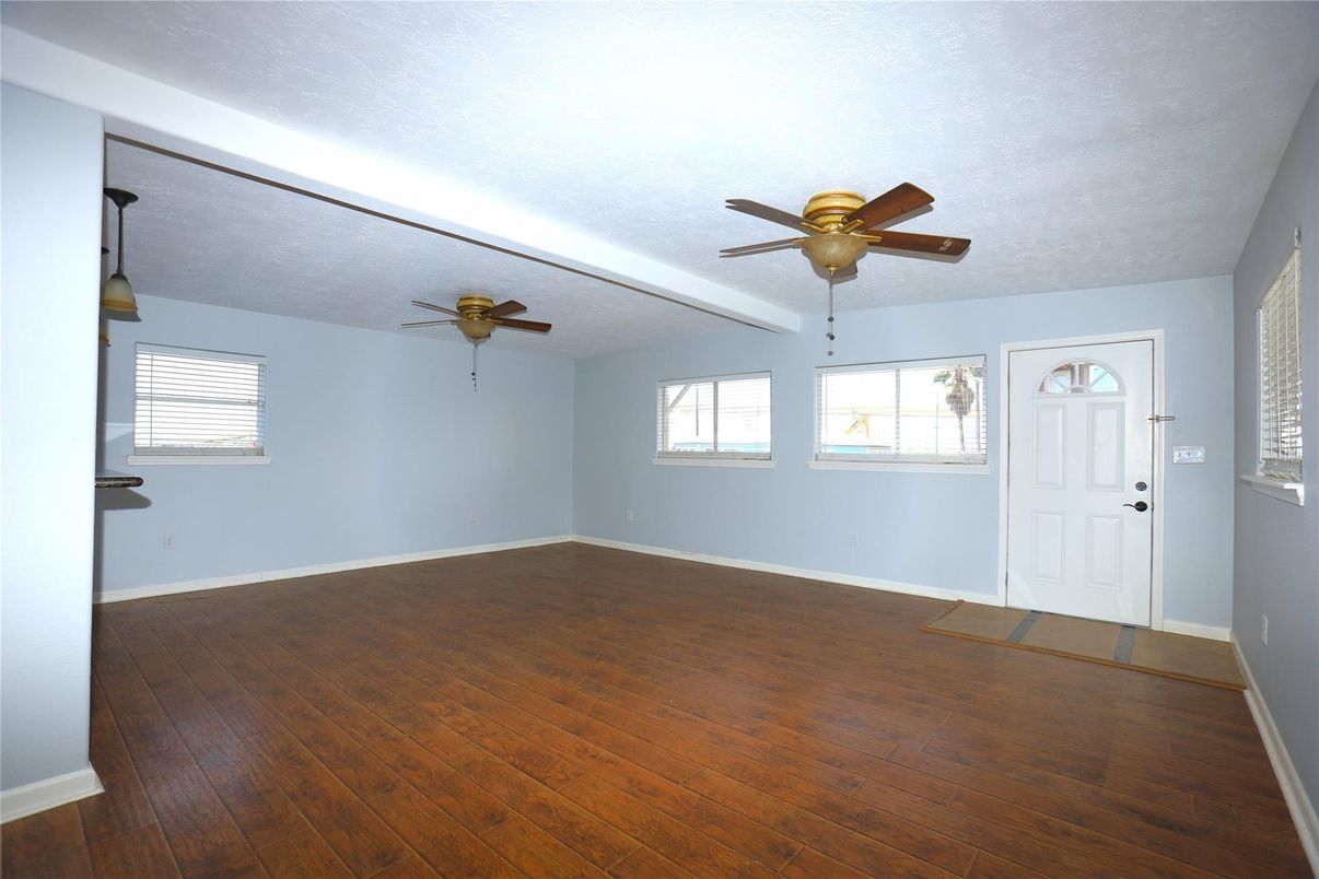 Empty room, Interior, Pendant Lights, Wood Texture Flooring