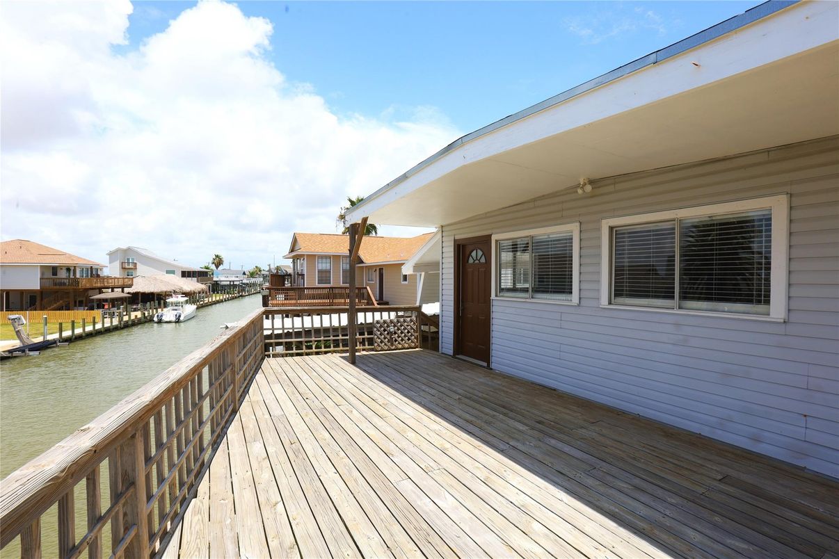Exterior, Water