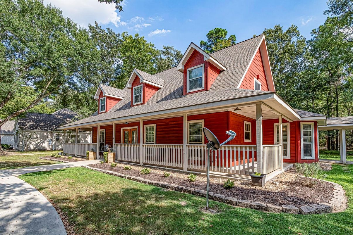 Exterior, Facade, Cape Cod