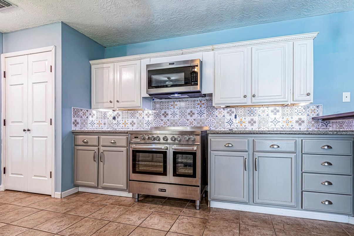 Interior, Kitchen, Stainless Steel Appliances