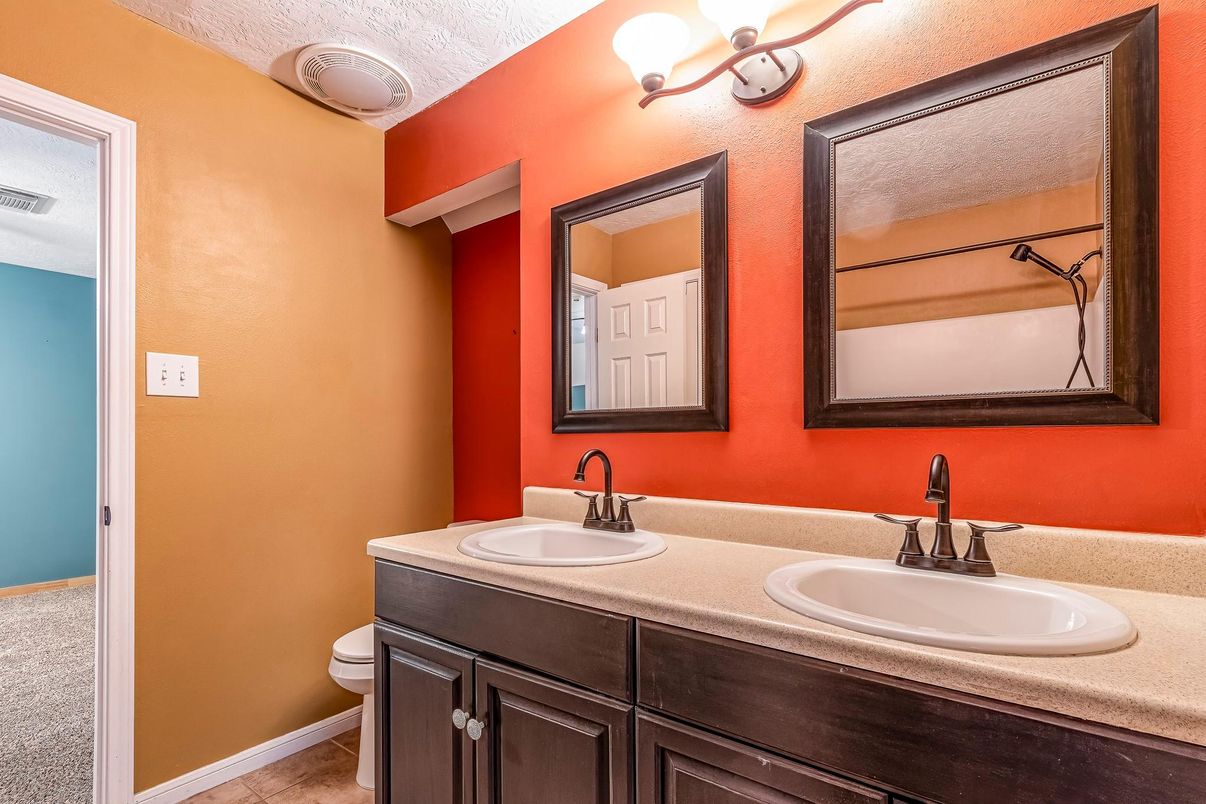 Bathroom, Dual Sink Vanities, Interior