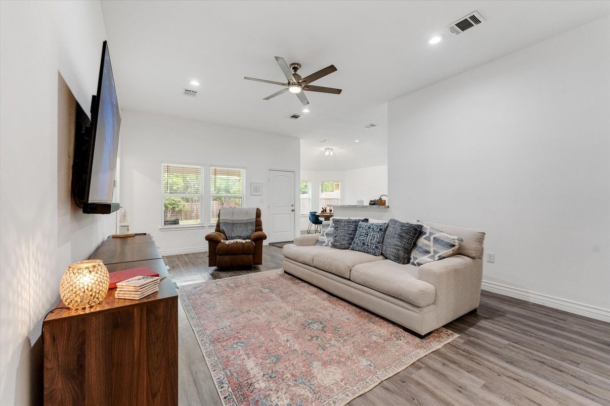 Interior, Living room, Recessed Lighting, Wood Texture Flooring
