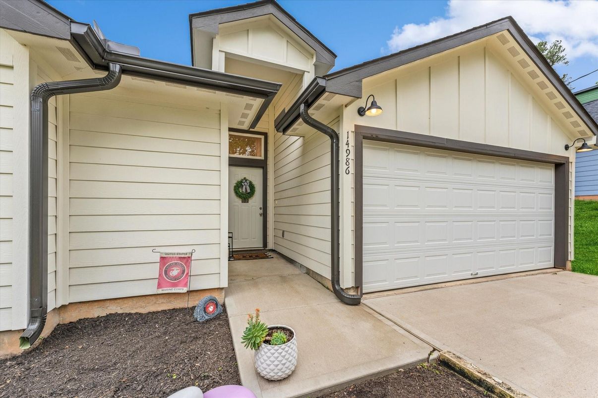 Detached Garage, Exterior