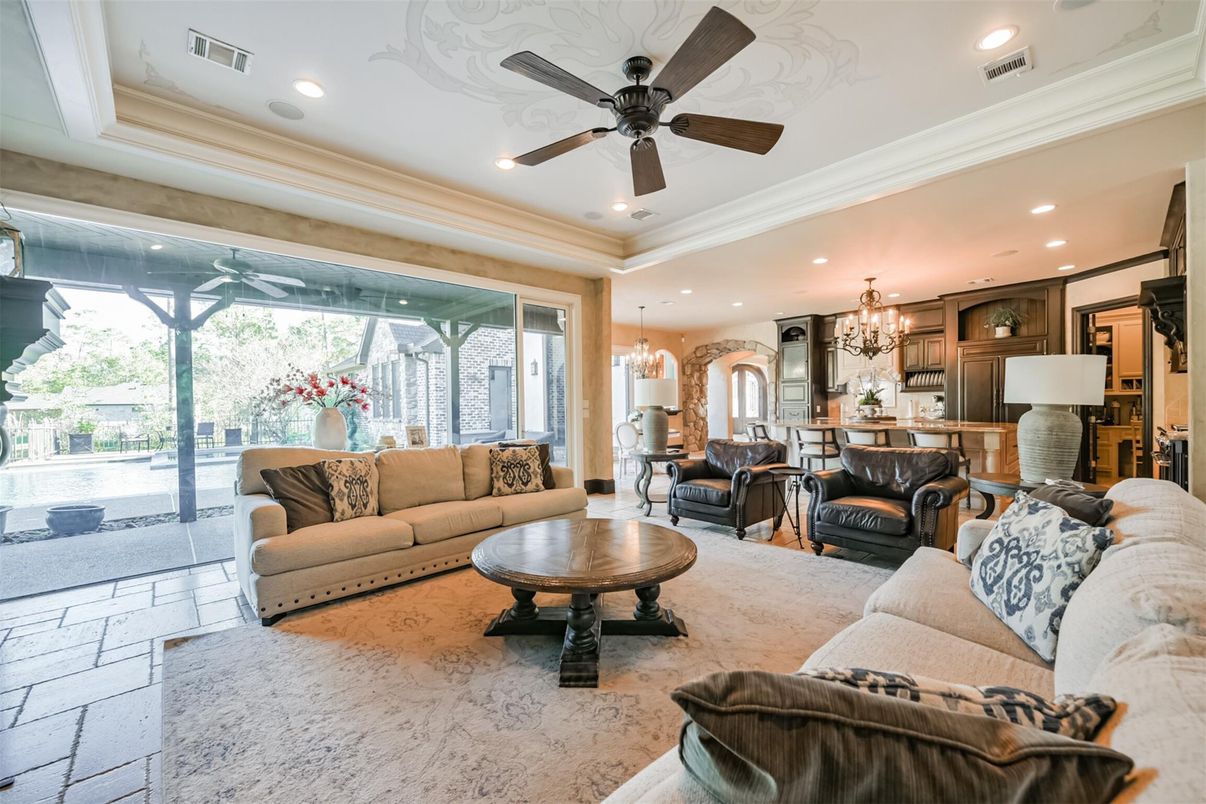 Chandelier, Dining room, Interior, Living room, Recessed Lighting