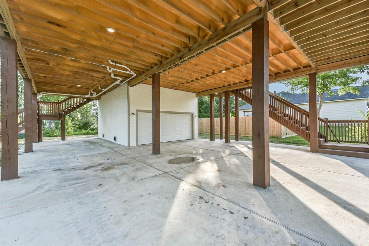 Detached Garage, Exterior