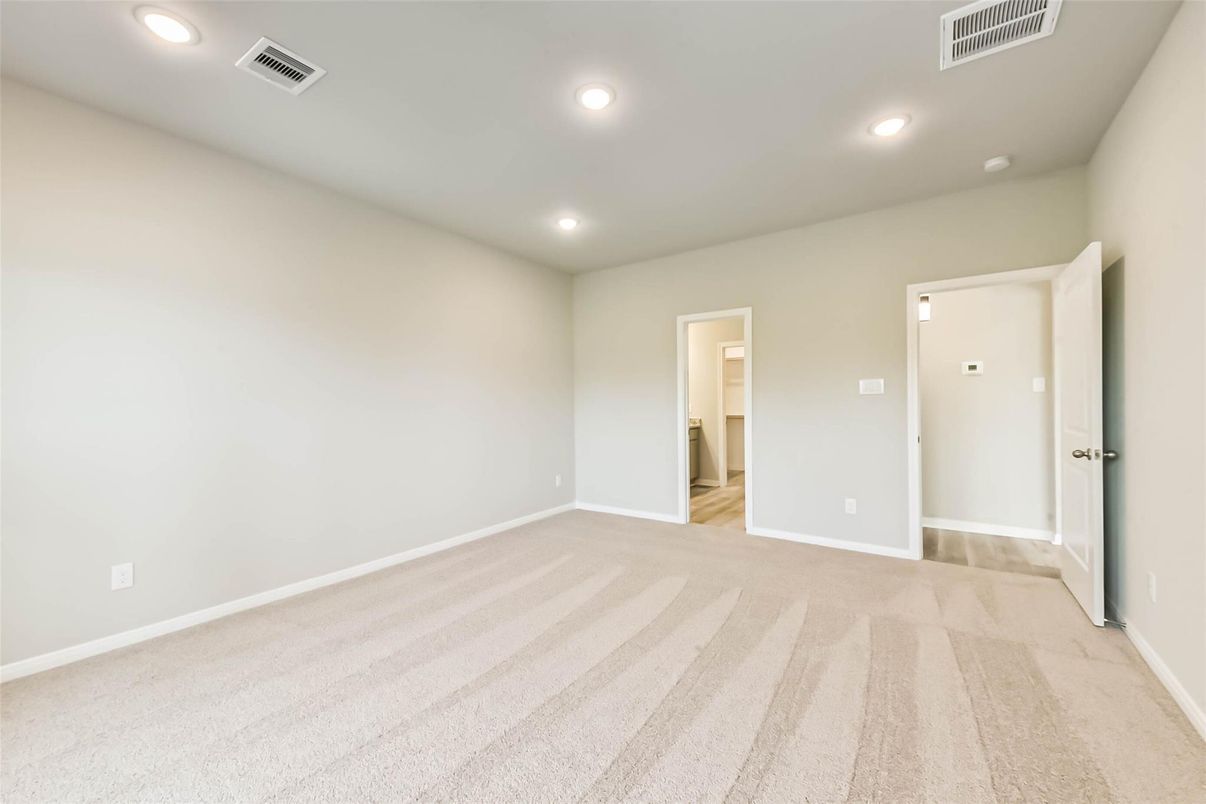 Empty room, Interior, Recessed Lighting