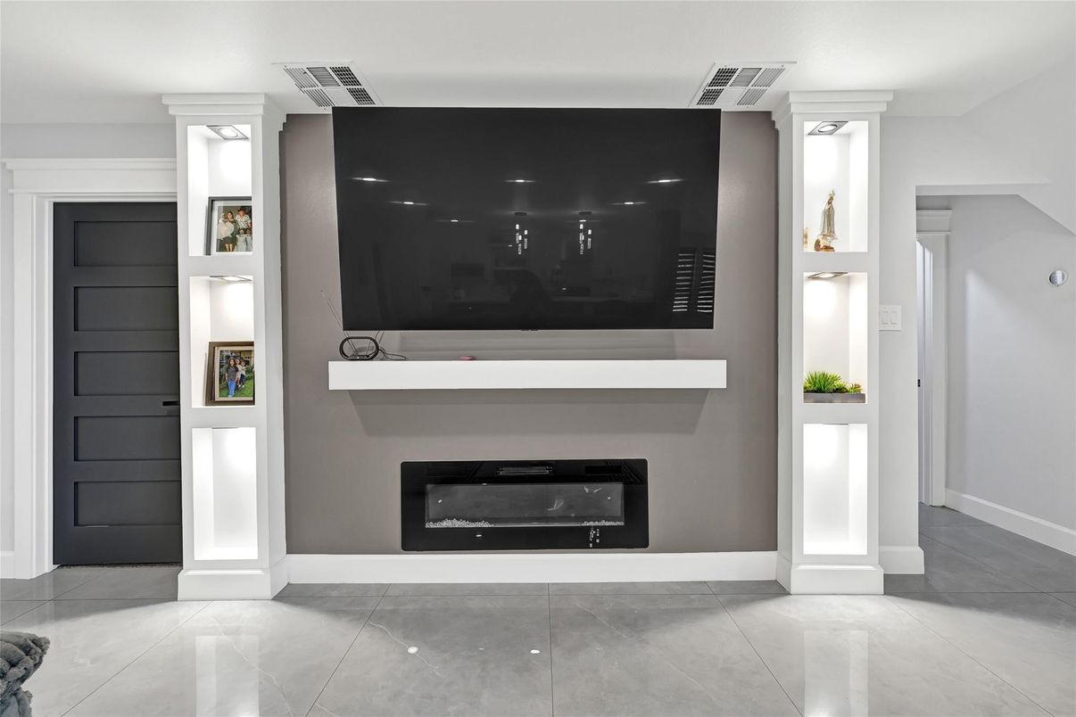 Fireplace, Interior