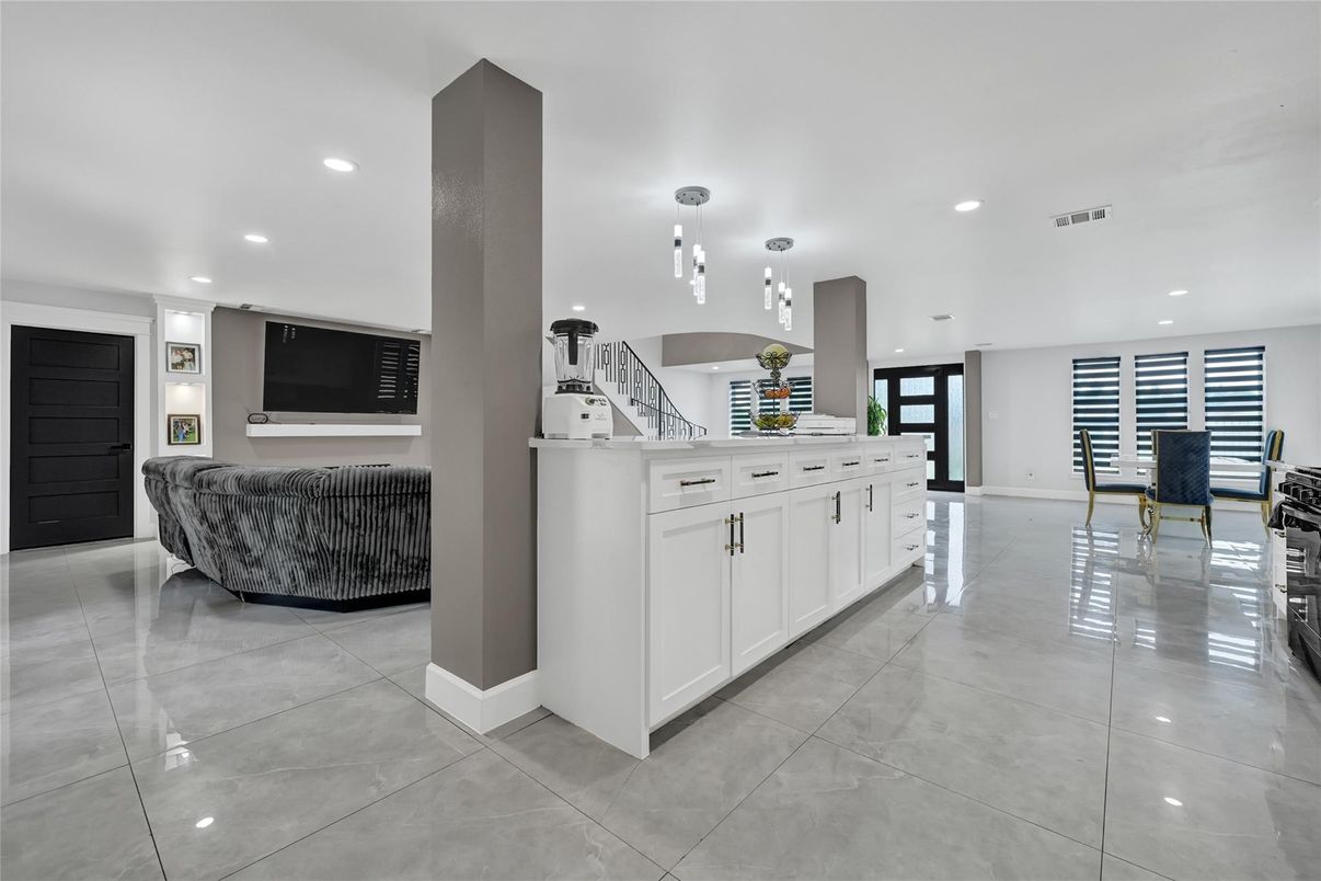 Interior, Kitchen, Pendant Lights, Recessed Lighting