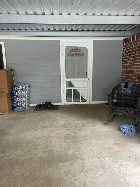 Exterior, Garage