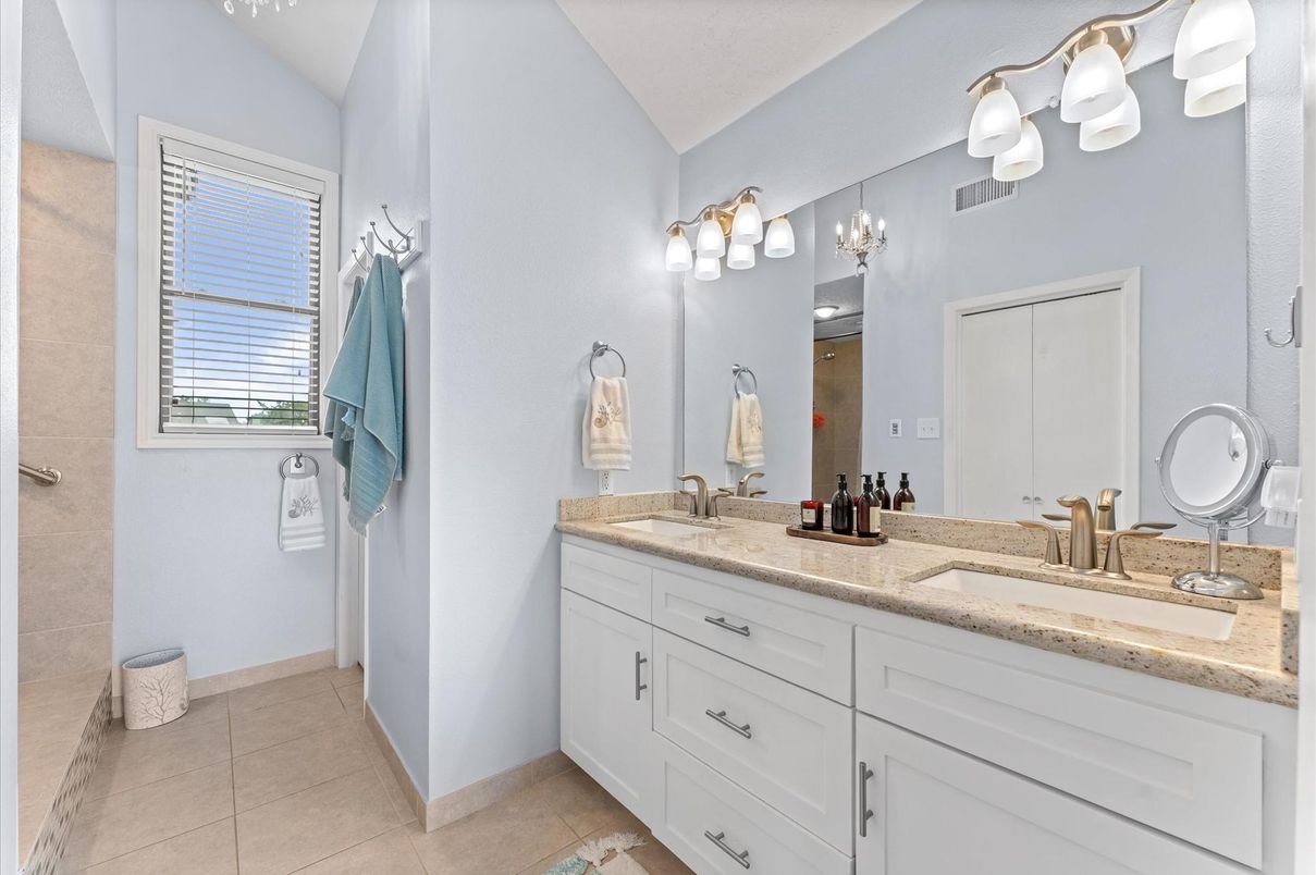 Bathroom, Dual Sink Vanities, Interior