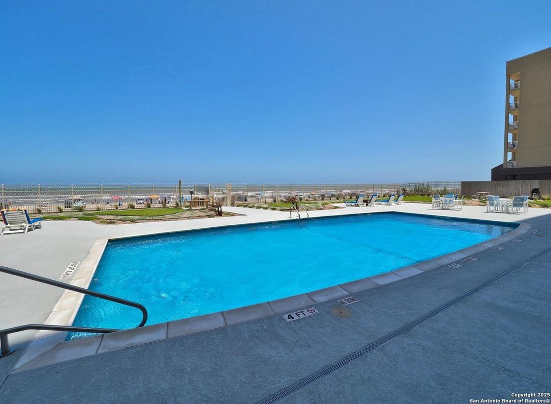 Exterior, Pool, Water