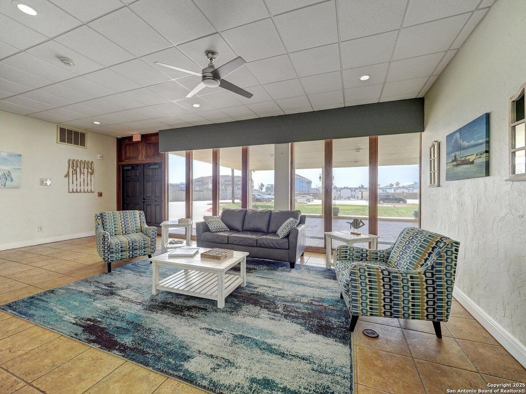 Interior, Living room, Recessed Lighting, Water