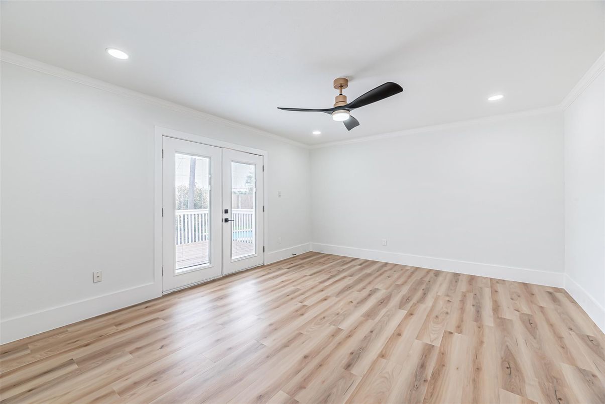 Empty room, Interior, Recessed Lighting, Wood Texture Flooring