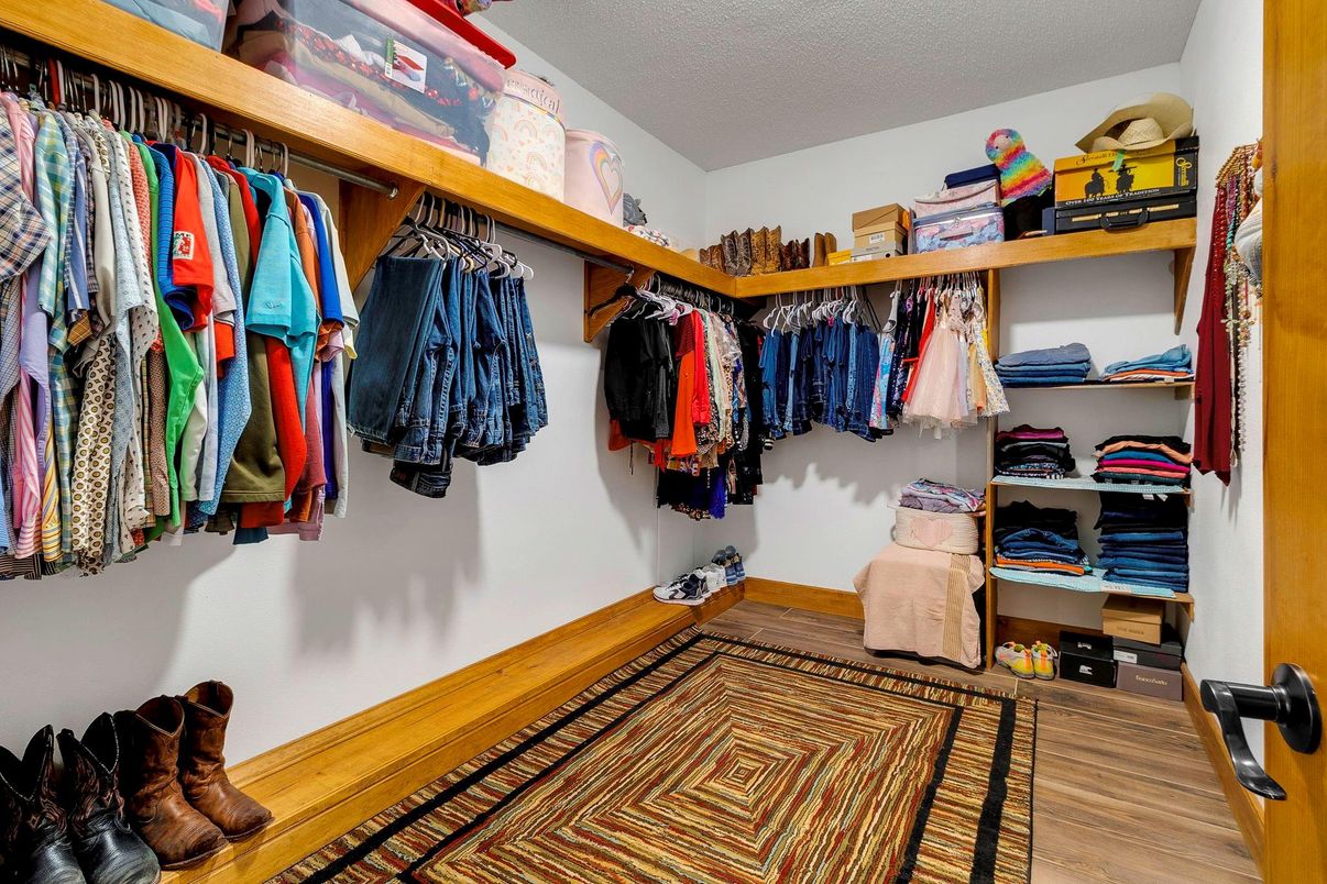 Interior, Walk-in Closets, Wood Texture Flooring