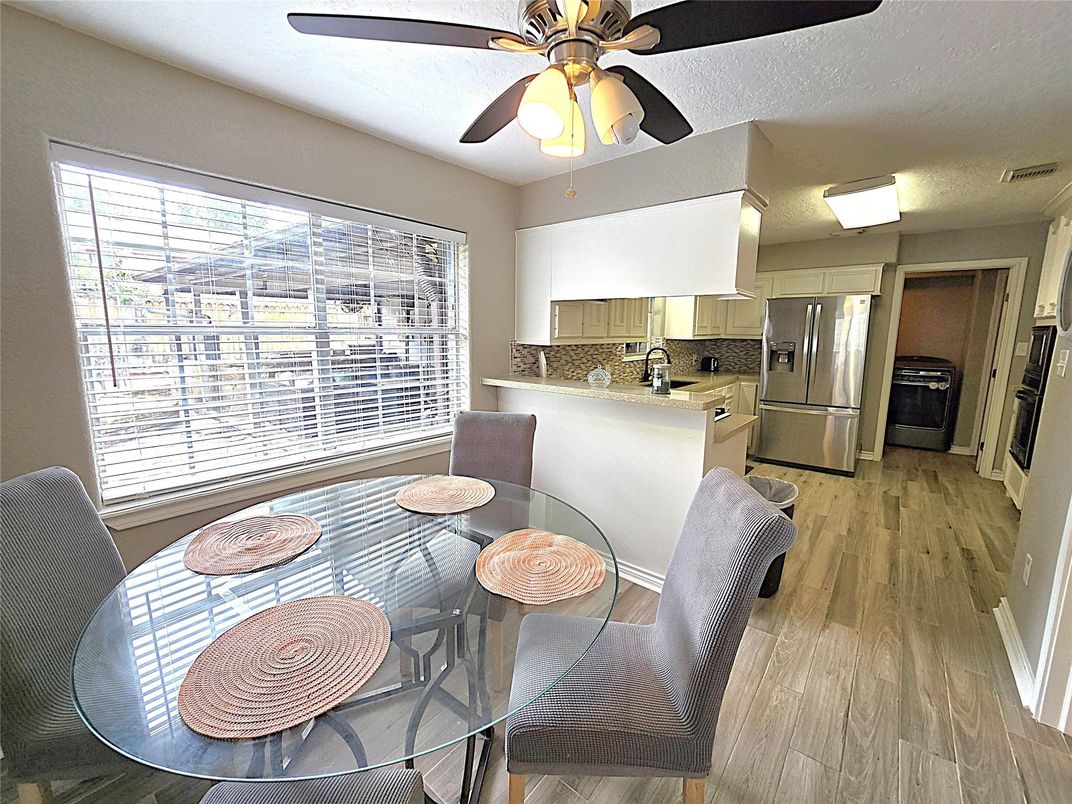 Dining room, Interior, Kitchen, Stainless Steel Appliances, Wood Texture Flooring