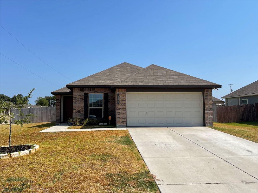 Attached, Exterior, Facade, Brick Facade, Ranch