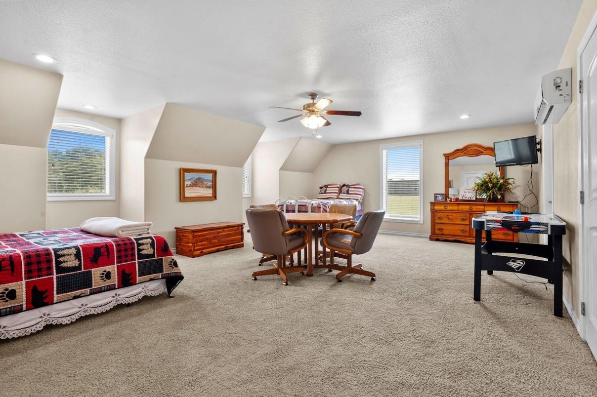 Dining room, Interior, Recessed Lighting