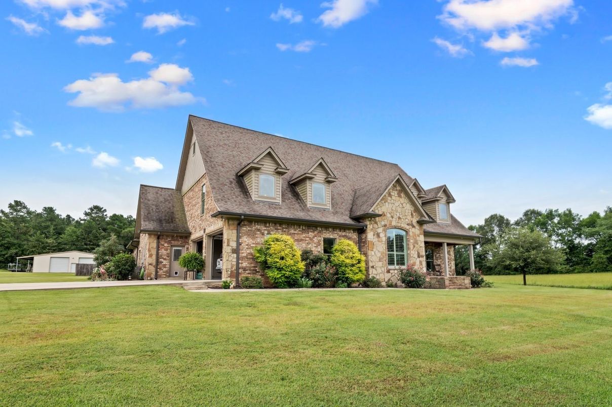 Backyard, Exterior, Facade, Brick Facade, French Provincial