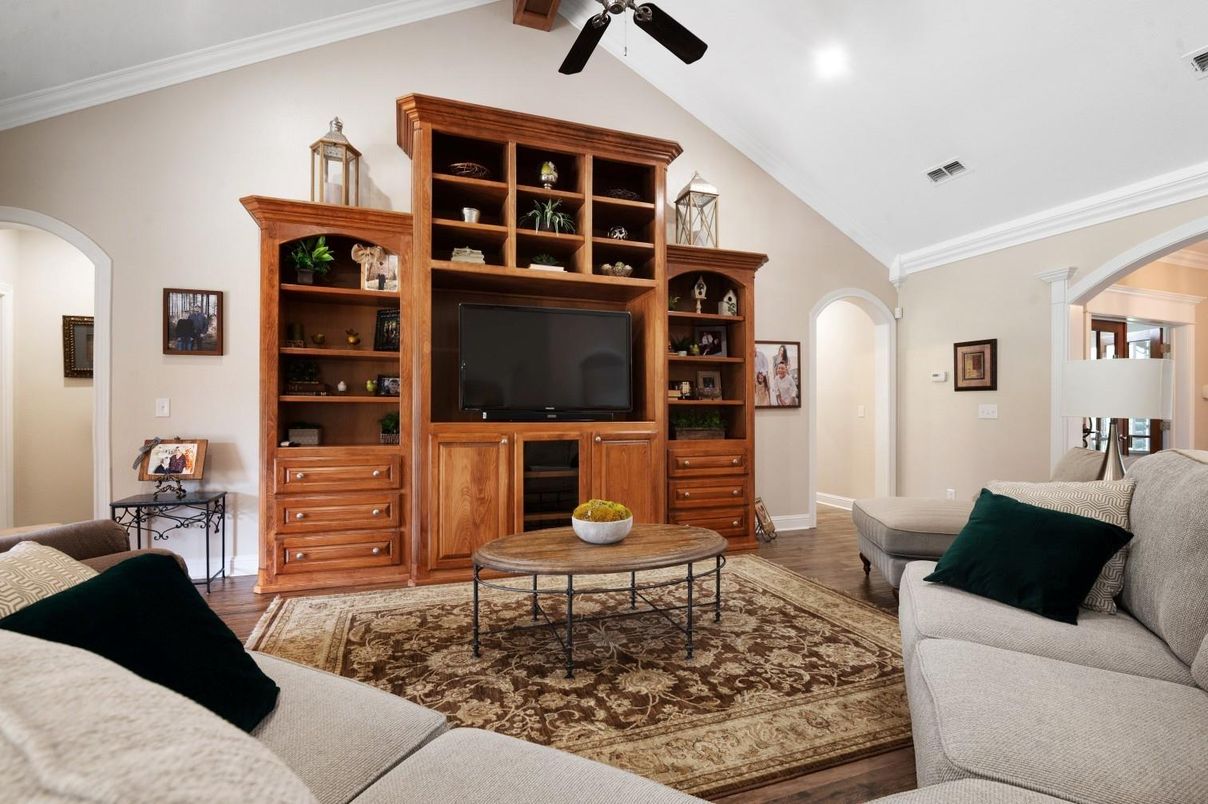 Interior, Living room, Recessed Lighting, Wood Texture Flooring