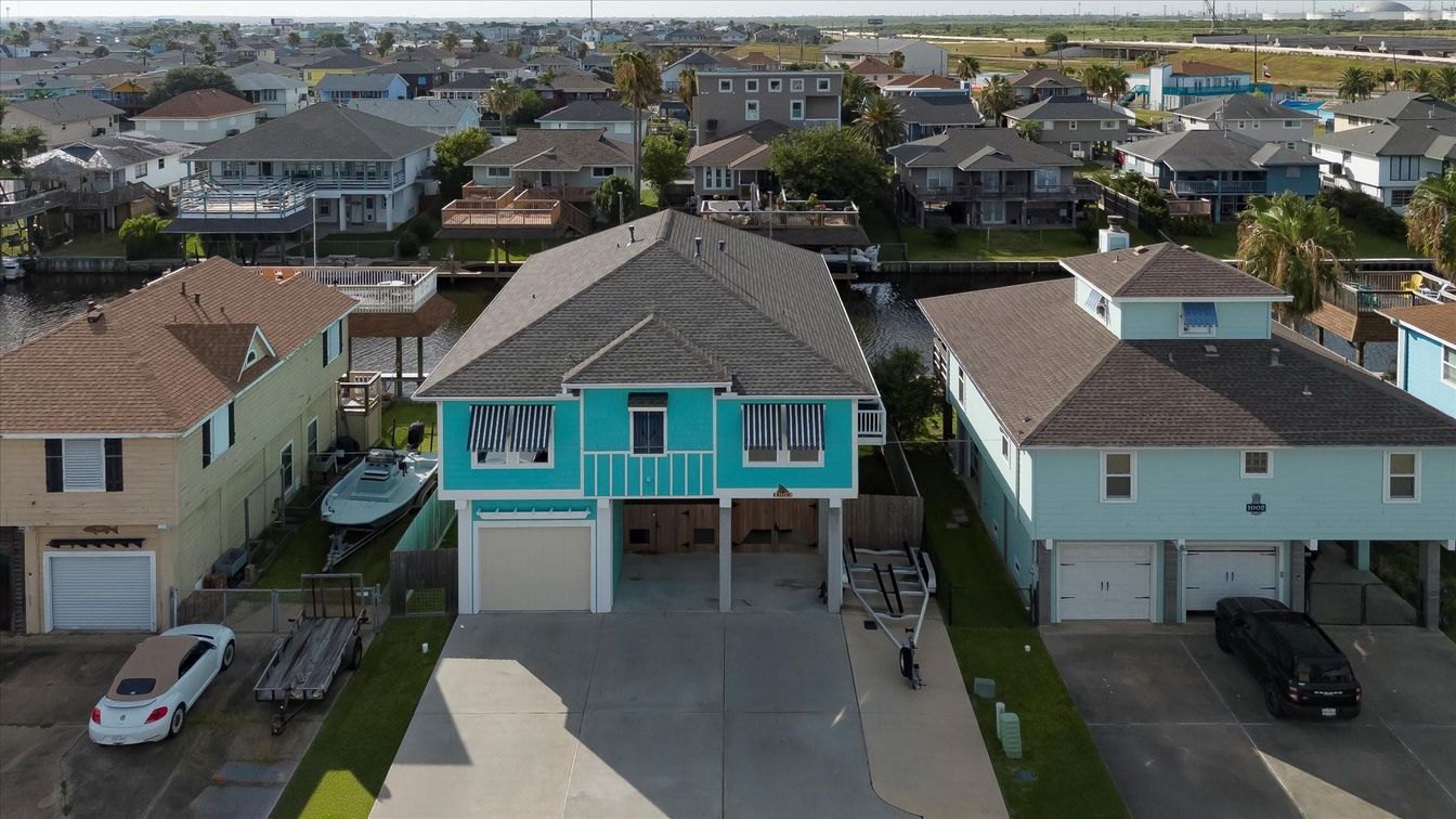 Exterior, Drone