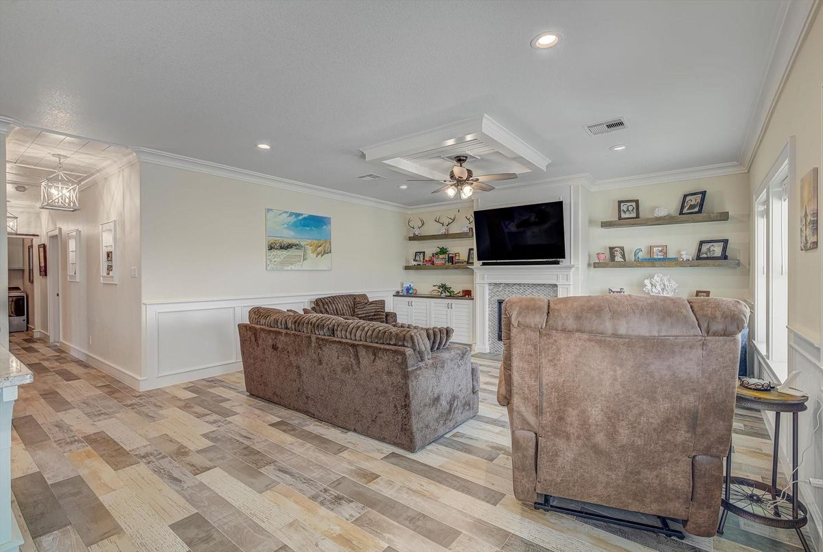 Interior, Living room, Recessed Lighting, Wood Texture Flooring