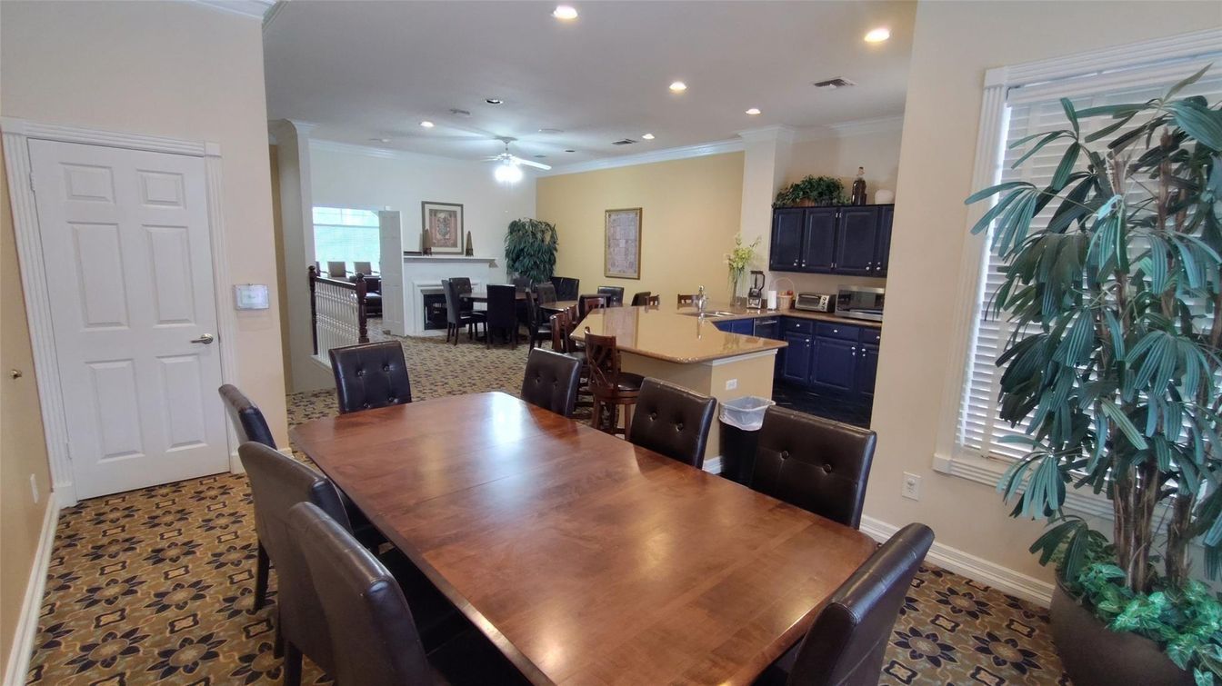 Dining room, Interior, Kitchen, Recessed Lighting