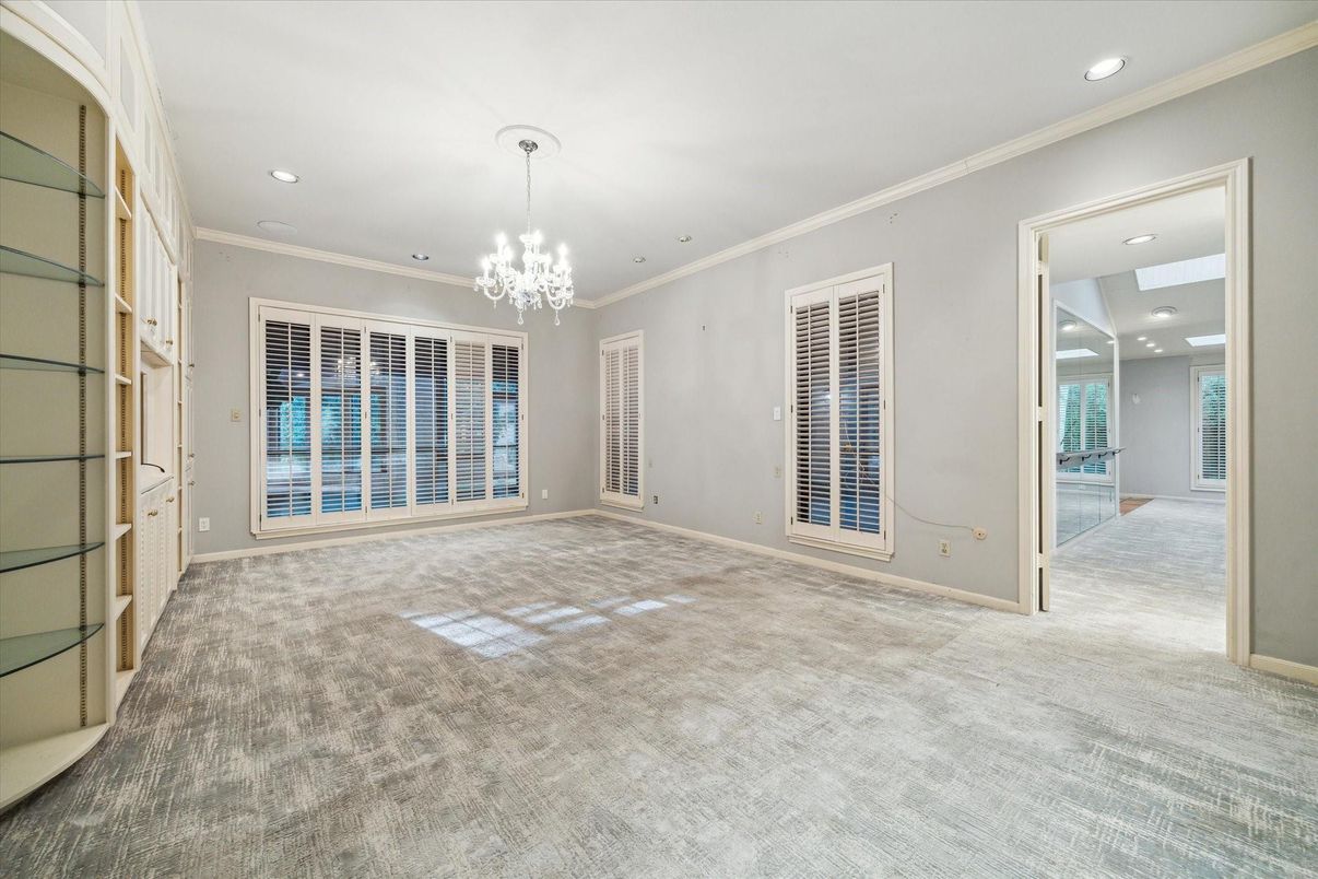 Chandelier, Empty room, Interior, Recessed Lighting
