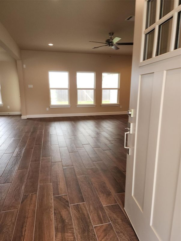 Empty room, Interior, Recessed Lighting, Wood Texture Flooring