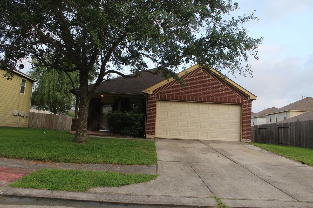 Attached, Exterior, Facade, Brick Facade, Brick Traditional