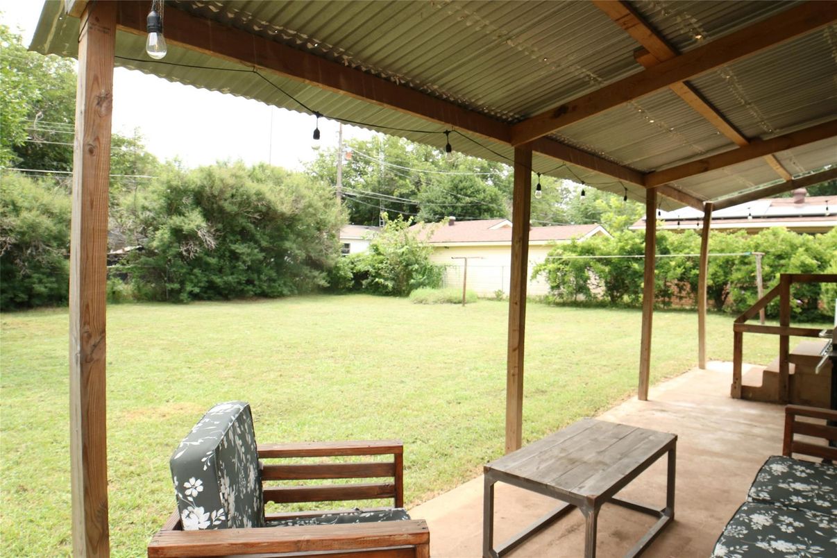 Backyard, Exterior