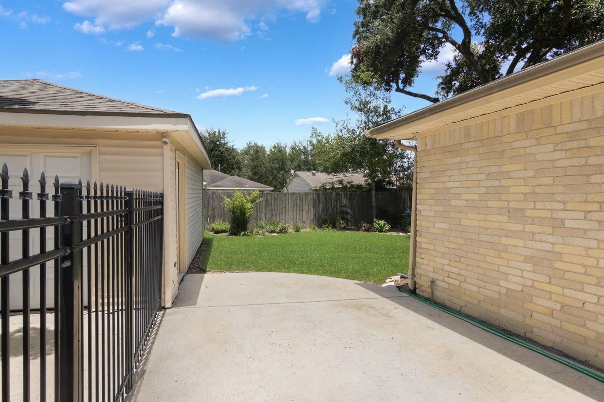 Backyard, Exterior