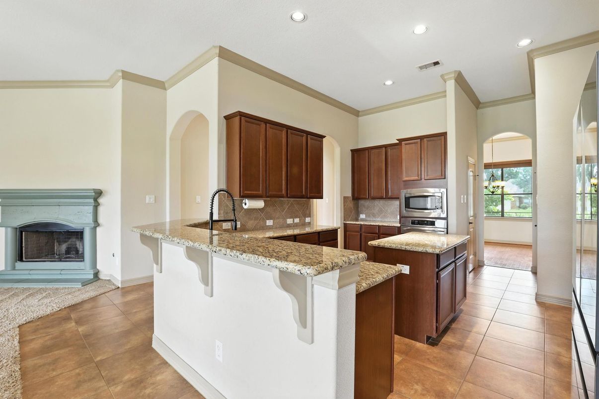 Fireplace, Interior, Kitchen, Recessed Lighting