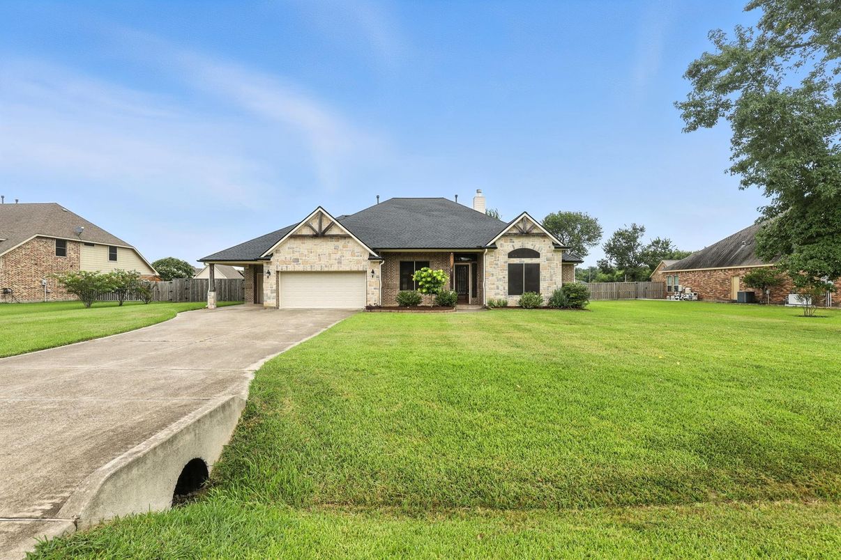 Attached, Backyard, Exterior, Facade, Ranch