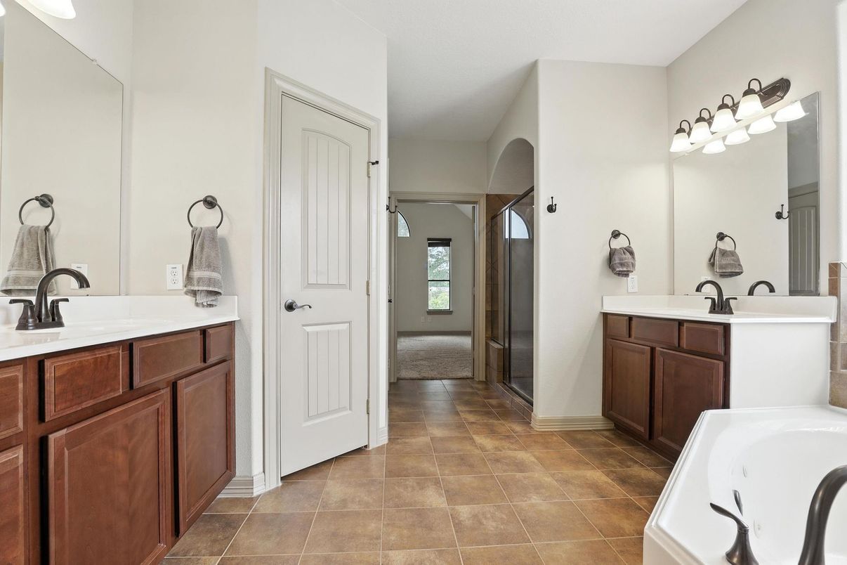 Bathroom, Dual Sink Vanities, Interior