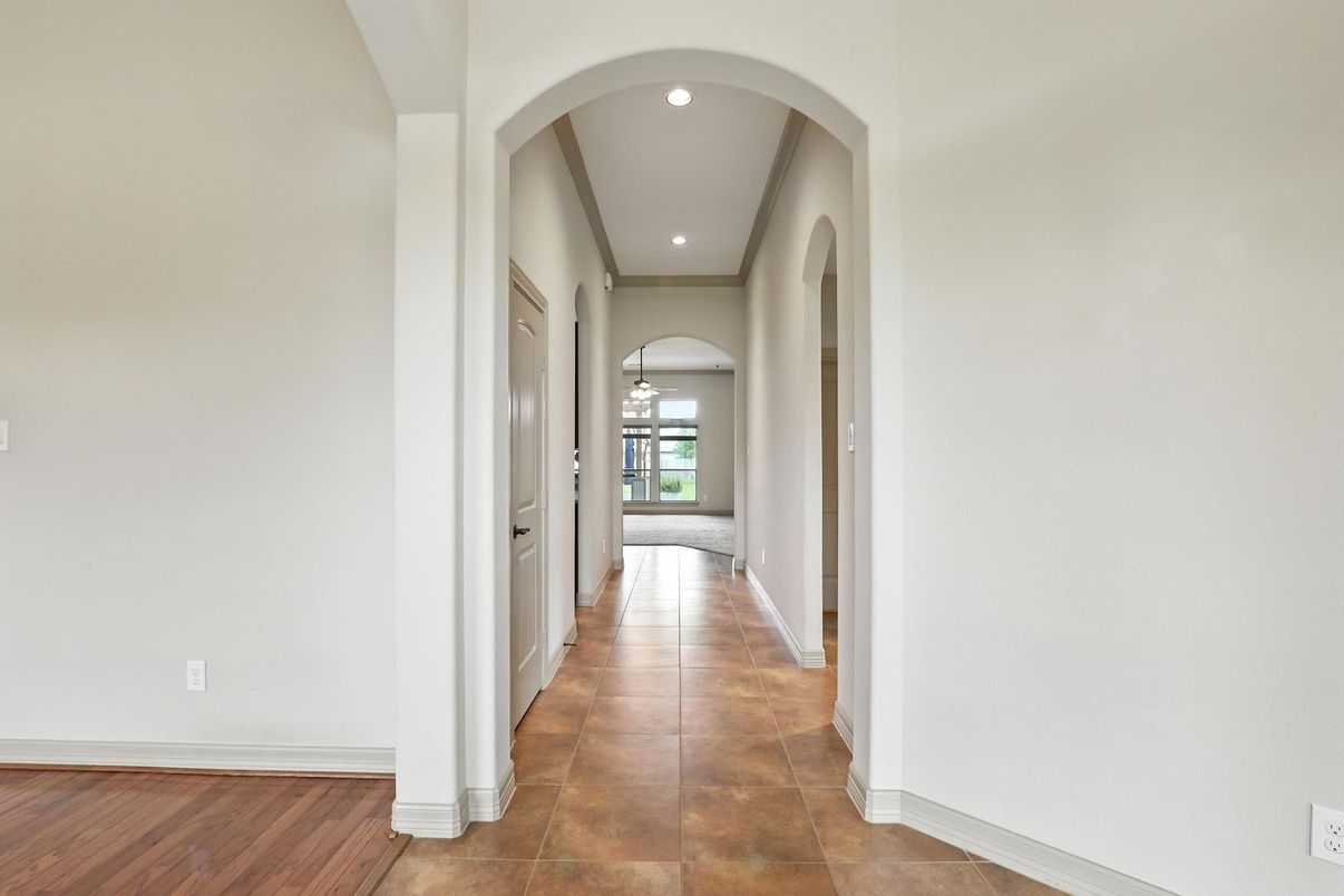 Interior, Pendant Lights, Recessed Lighting, Wood Texture Flooring