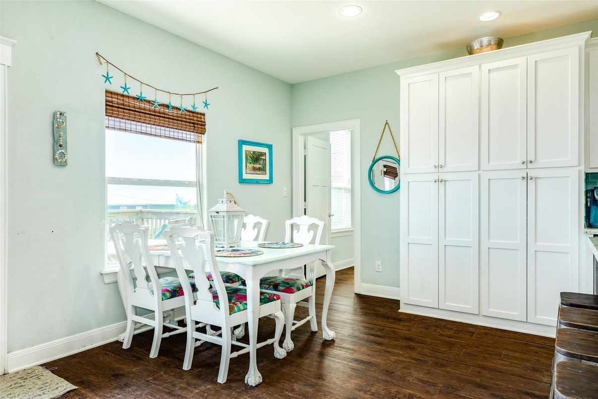 Dining room, Interior, Recessed Lighting, Wood Texture Flooring