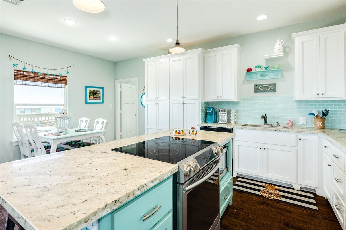 Interior, Kitchen, Pendant Lights, Recessed Lighting, Wood Texture Flooring