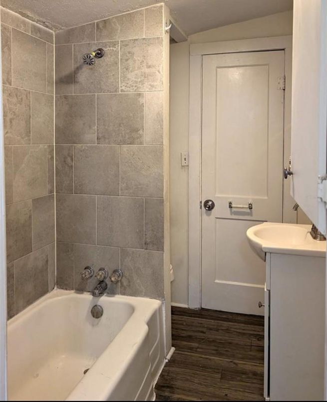 Bathroom, Interior, Wood Texture Flooring