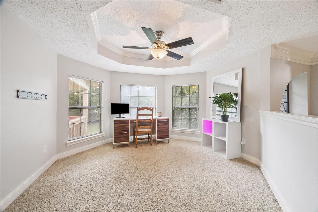 Home Office, Interior
