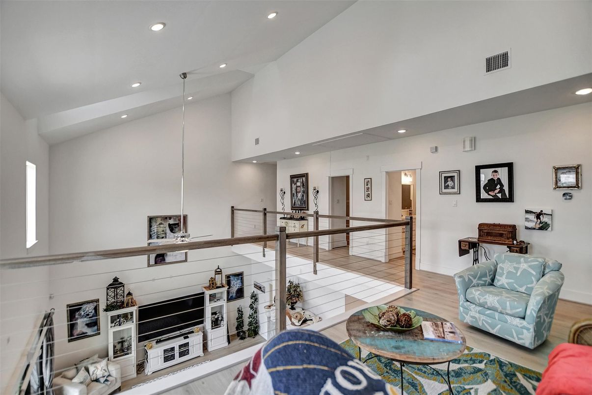 Interior, Recessed Lighting, Wood Texture Flooring