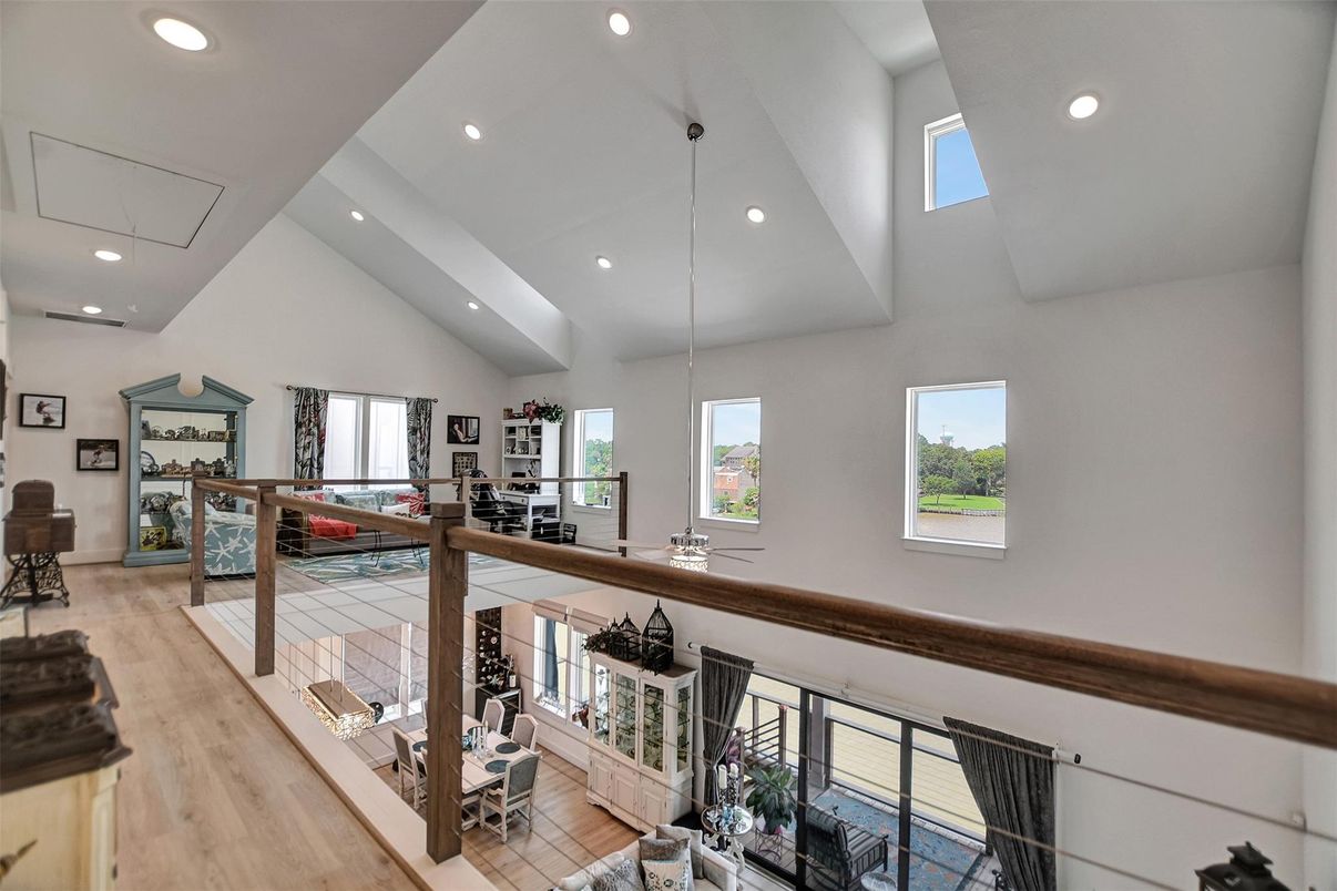 Interior, Recessed Lighting, Wood Texture Flooring